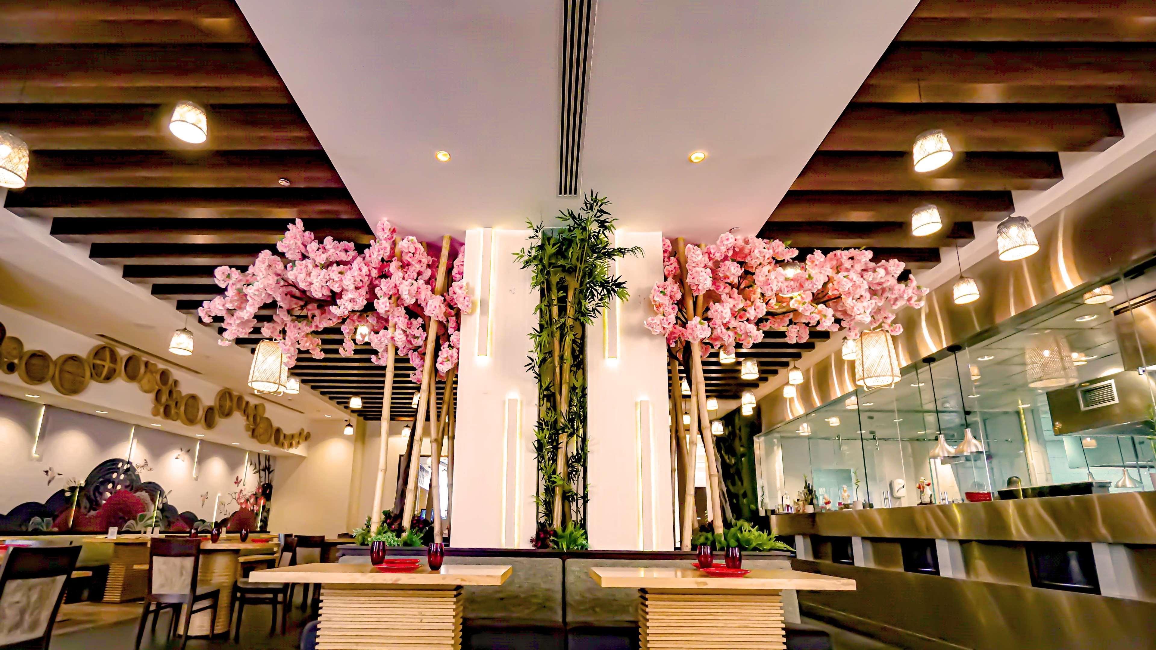 Doubletree By Hilton Doha - Al Sadd Hotel Kültér fotó Interior of a restaurant in the United Arab Emirates