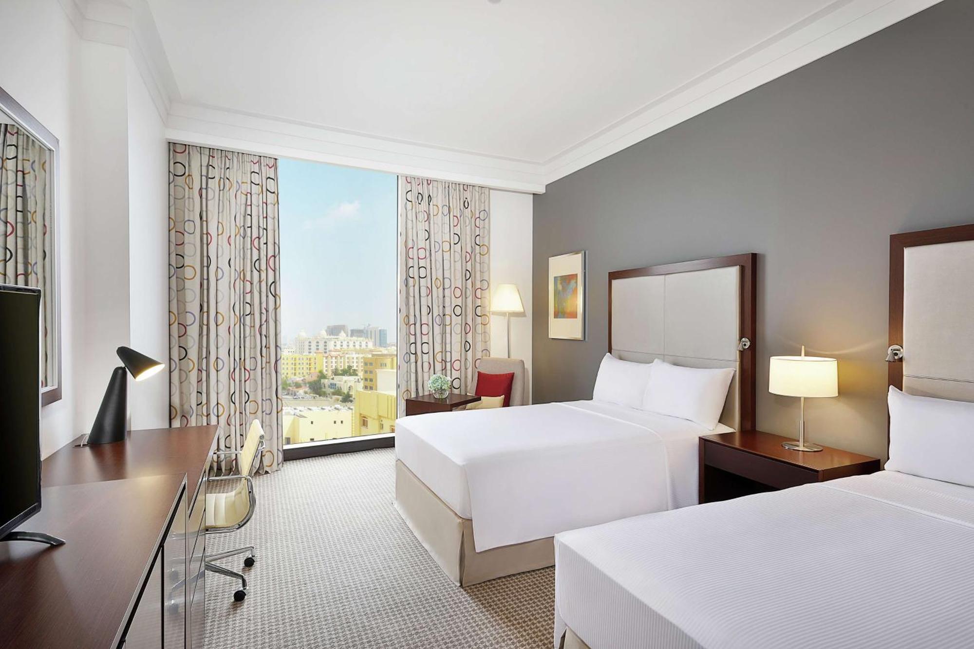 Doubletree By Hilton Doha - Al Sadd Hotel Kültér fotó