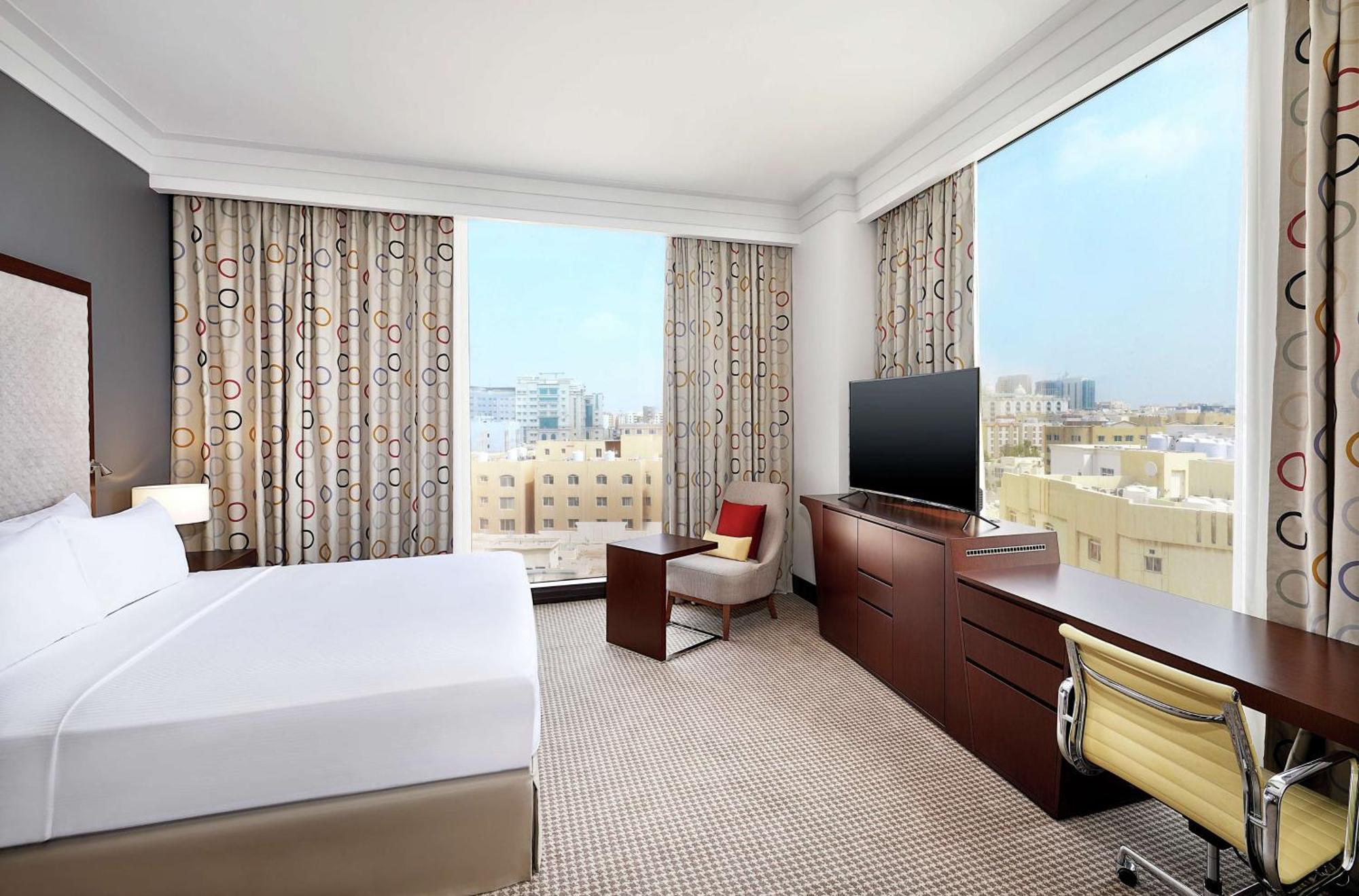 Doubletree By Hilton Doha - Al Sadd Hotel Kültér fotó